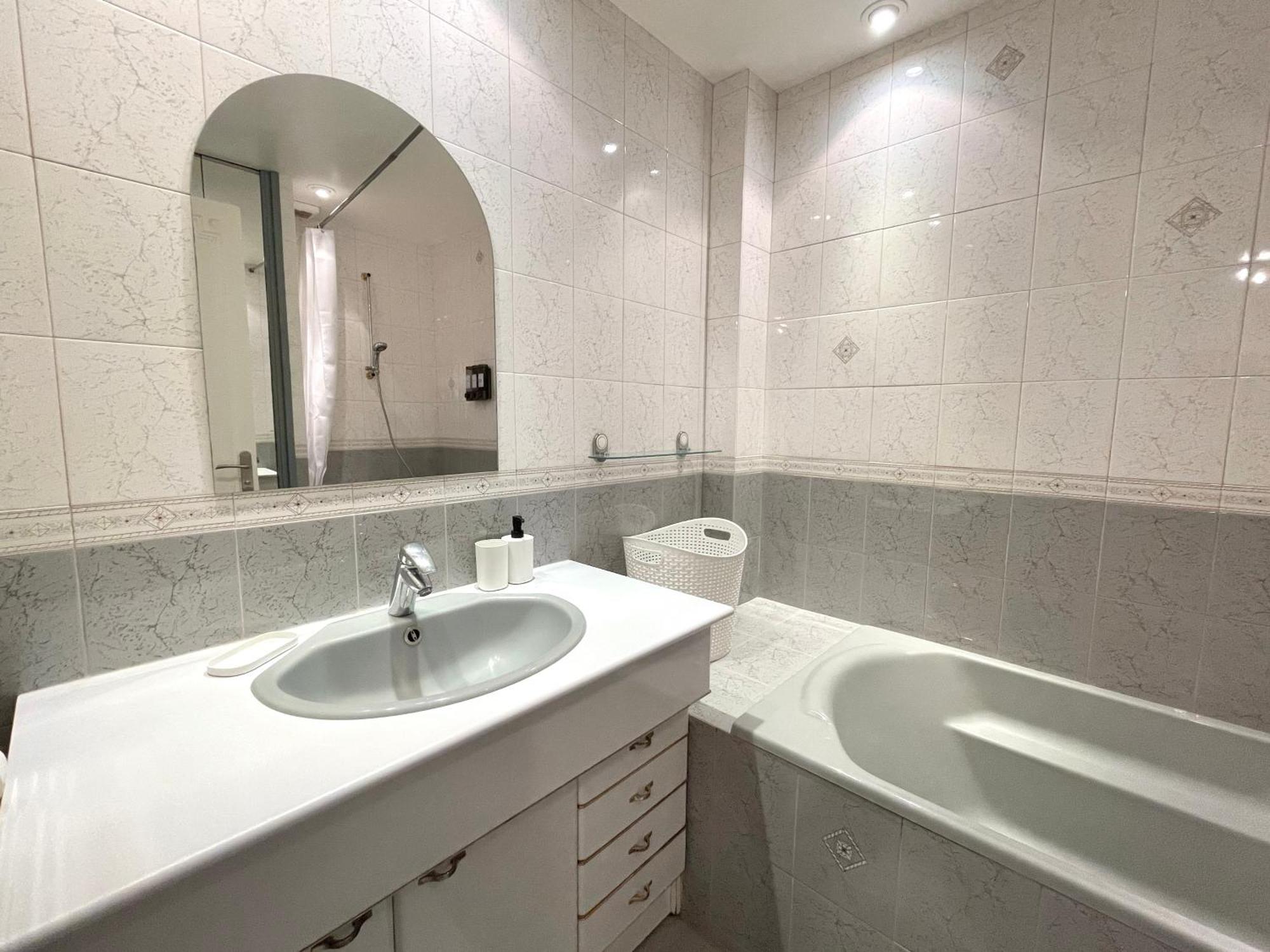 Appartement Confortable, Centre-Ville Troyes Esterno foto